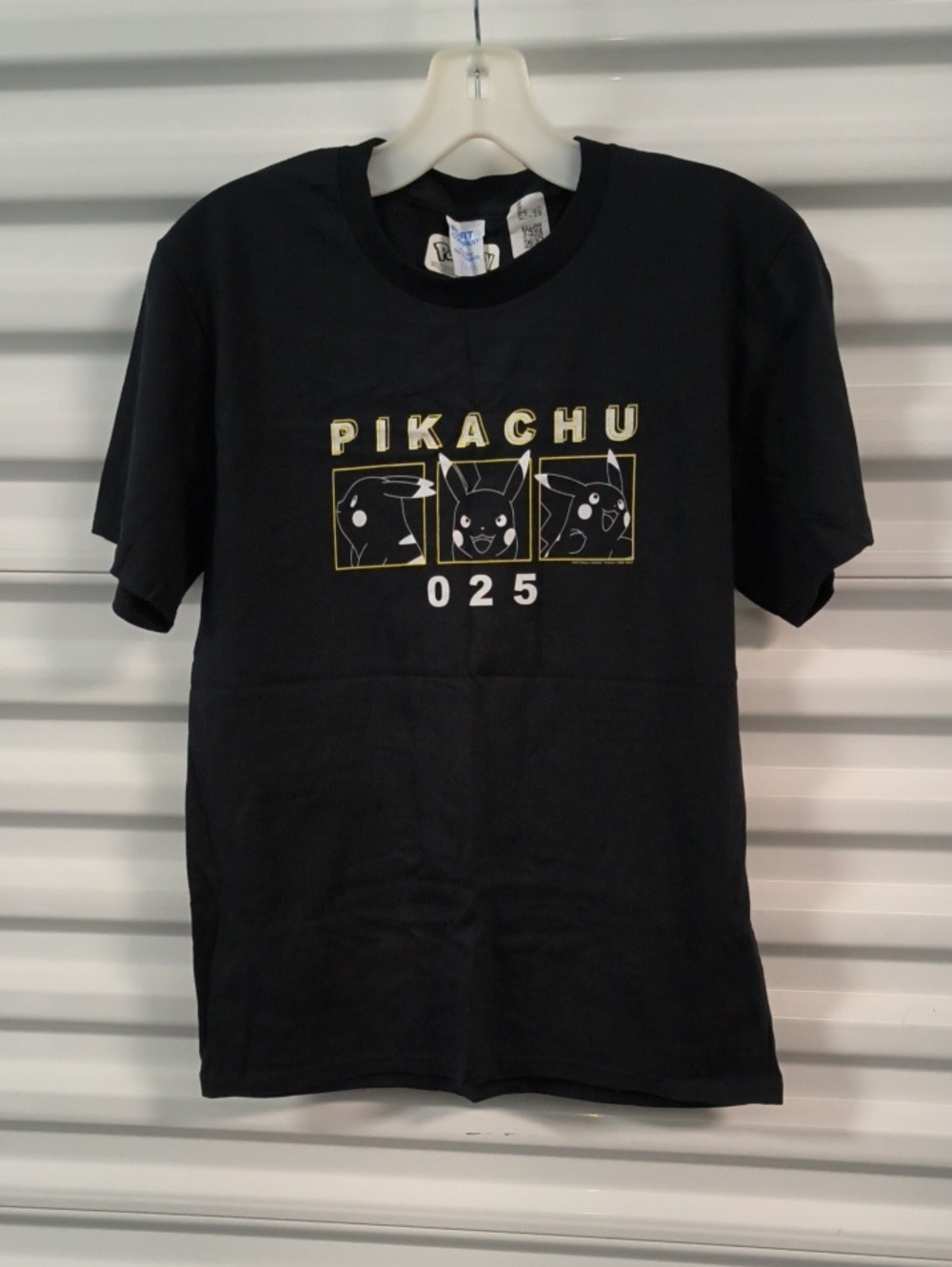 Pokemon Pikachu 025 Graphic Crewneck Short Sleeve T-shirt L